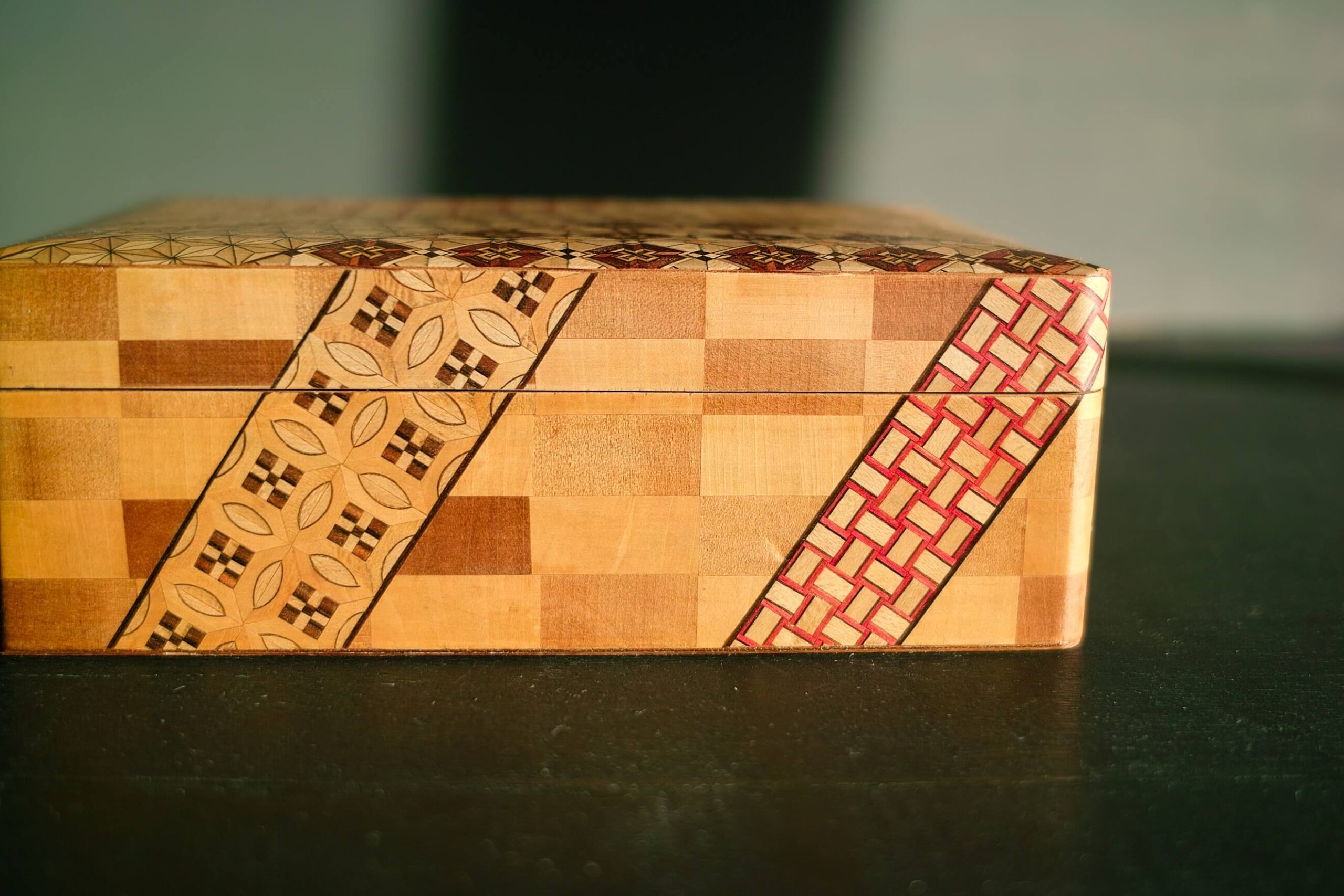 No.8358「日本の工芸品：寄木細工のボックス」SOLD | ボルトナット 